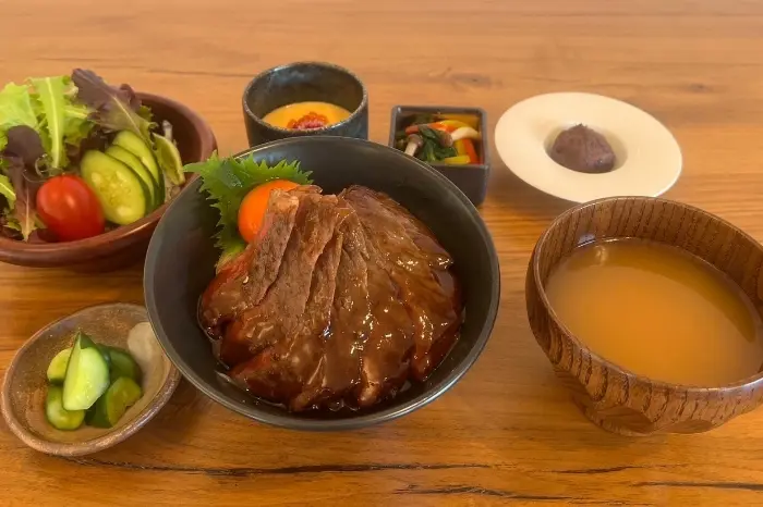 淡路牛サーロインステーキ丼